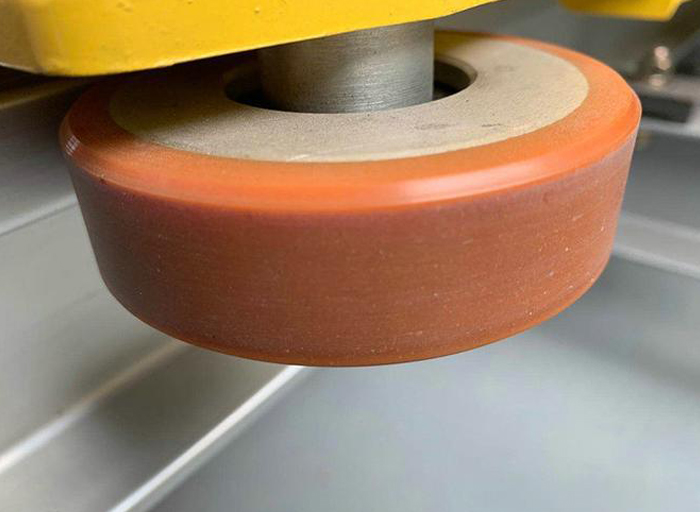 堆垛机天轨导向轮