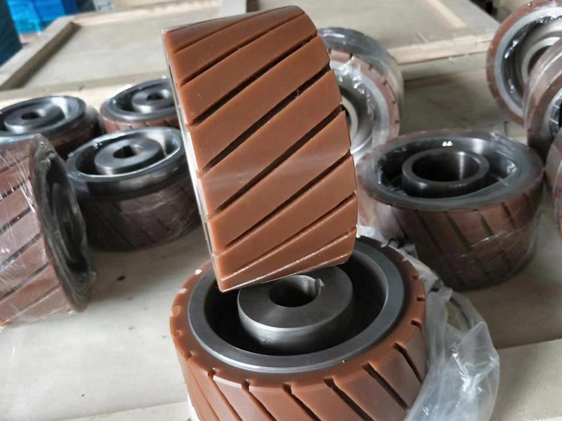 牵引式AGV小车行走轮