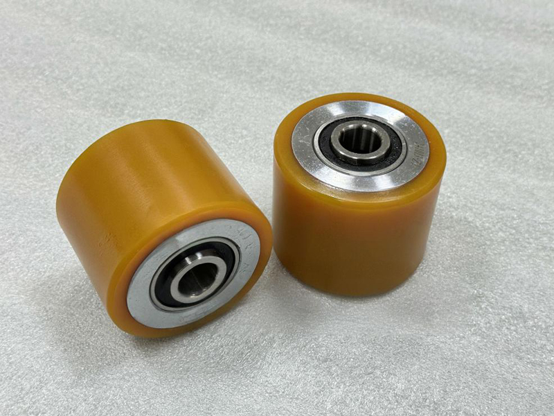 堆垛机水平导轮在汽车零部件仓库是如何降低运维成本与噪音的